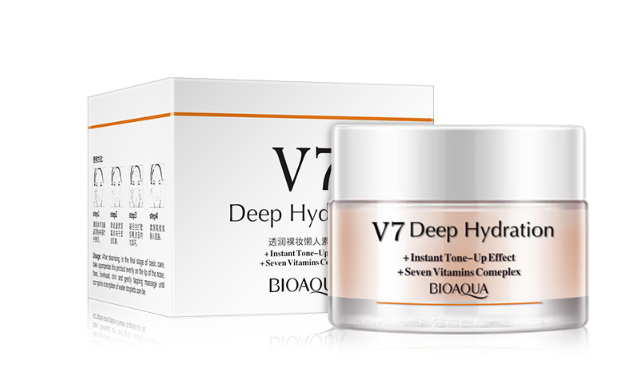 V7 Toning Light face cream.